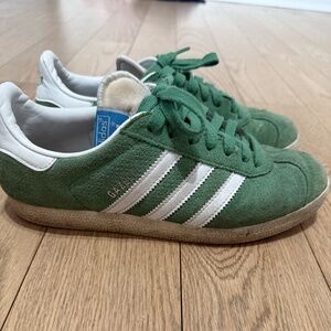 Adidas Gazelle Sneakers in green